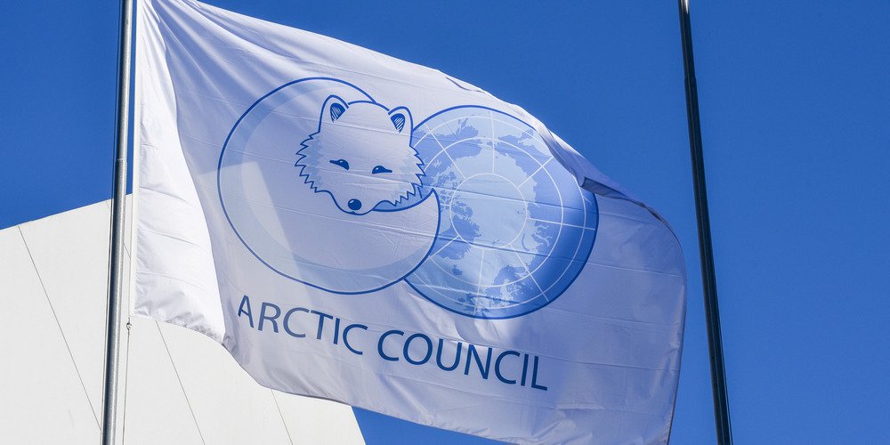 19 сентября 1996 года создан международный Арктический совет