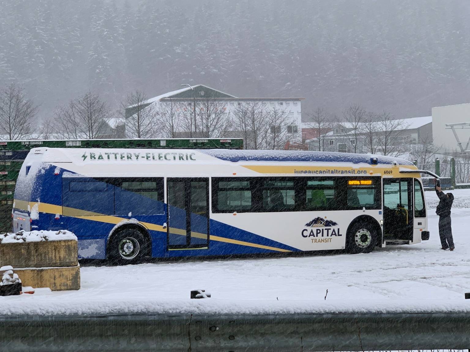 Электрический автобус не прошел испытания Аляской