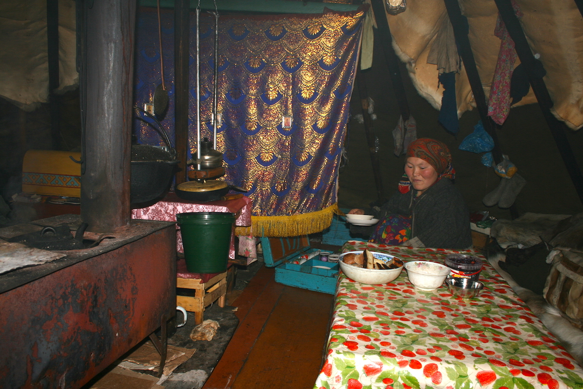 Важные правила ямальского этикета: как нужно себя вести в стойбище, в гостях у кочевников