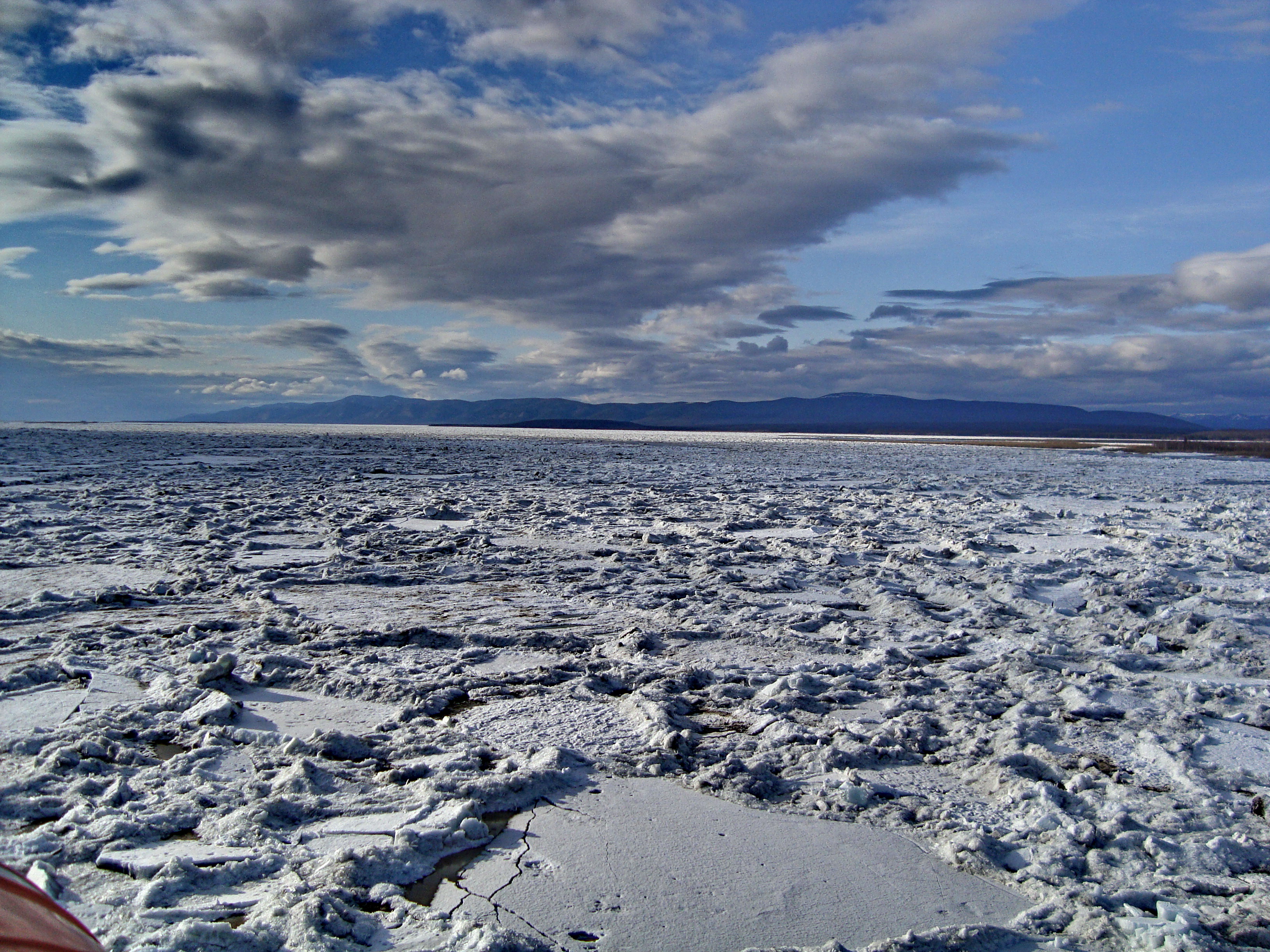 Половодье в Арктике: особенности и методы ликвидации последствий 