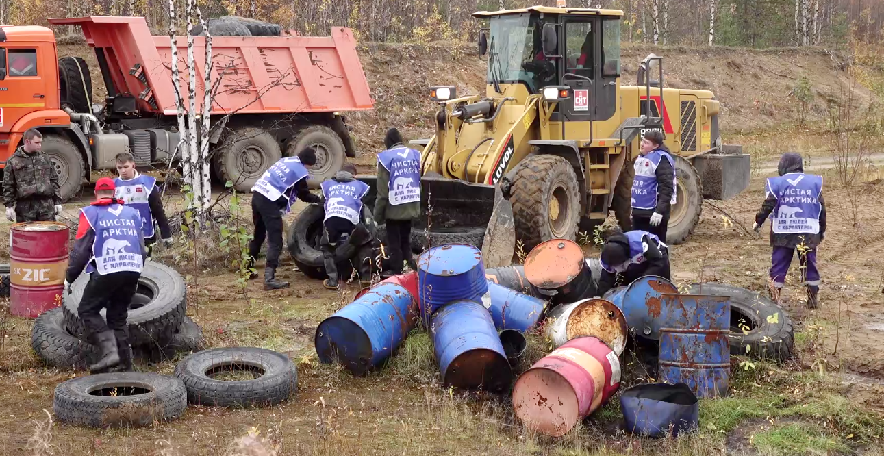 Волонтеры «Чистой Арктики» в Усинске Республики Коми за первый день собрали более тонны отходов