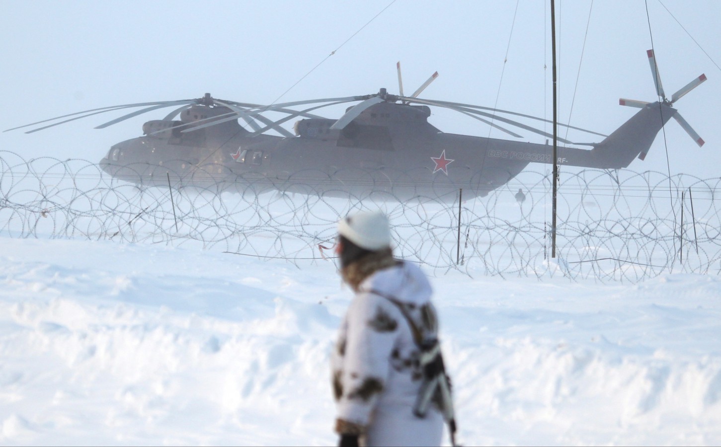 13 марта 2014 года –  начались первые в истории массовые учения воздушно-десантных войск в Арктике