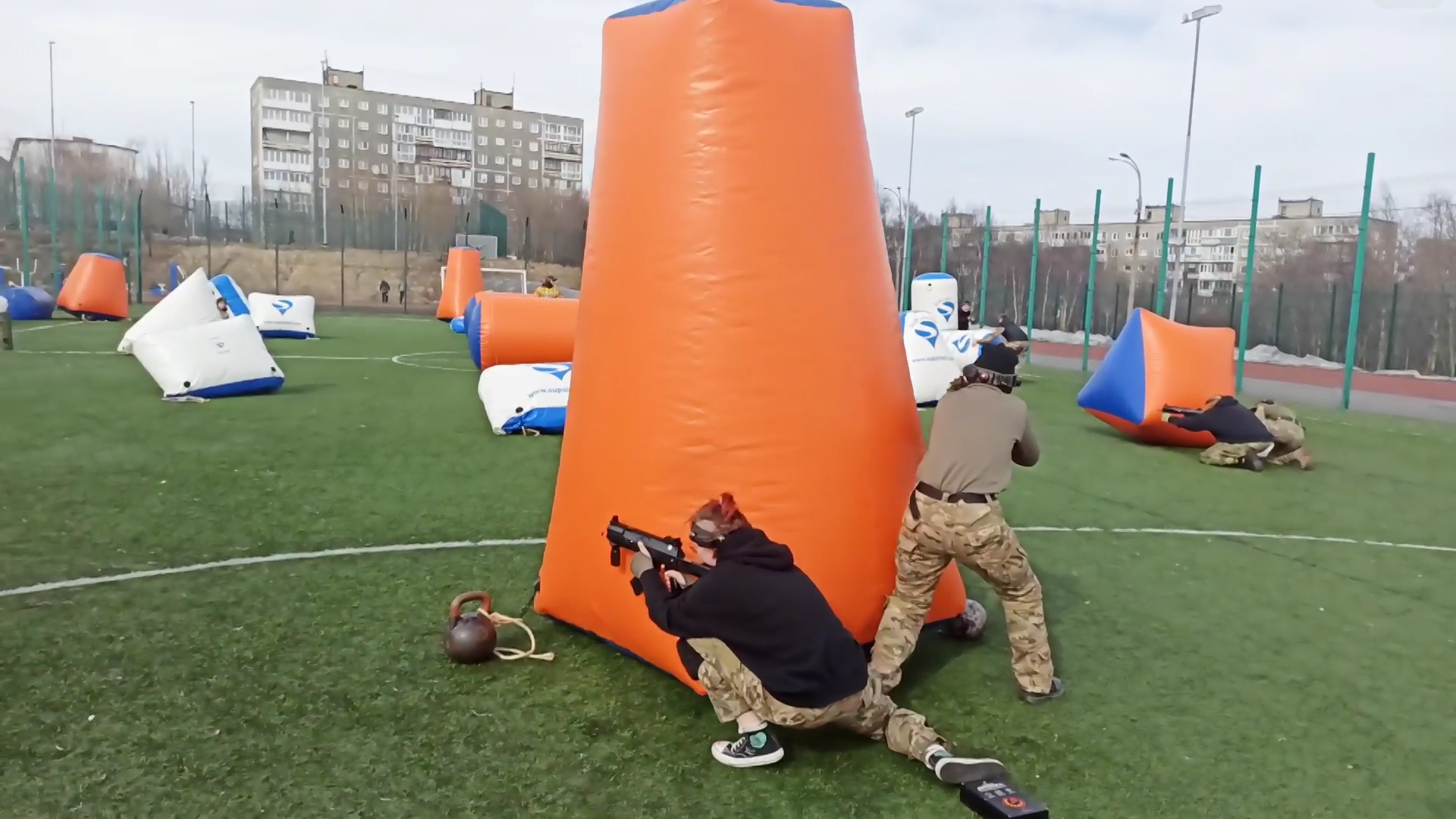 В Мурманской области состоялся региональный этап чемпионата России по спортивному лазертагу: видео