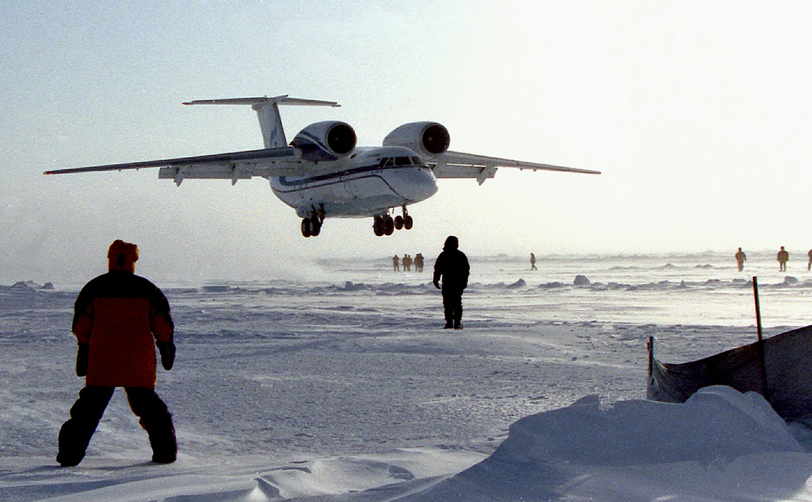 В Арктике будут строить военные аэродромы из льда