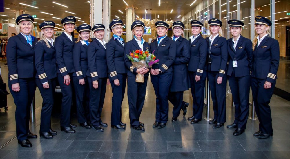 В Исландии первая женщина-пилот завершила 38-летнюю карьеру