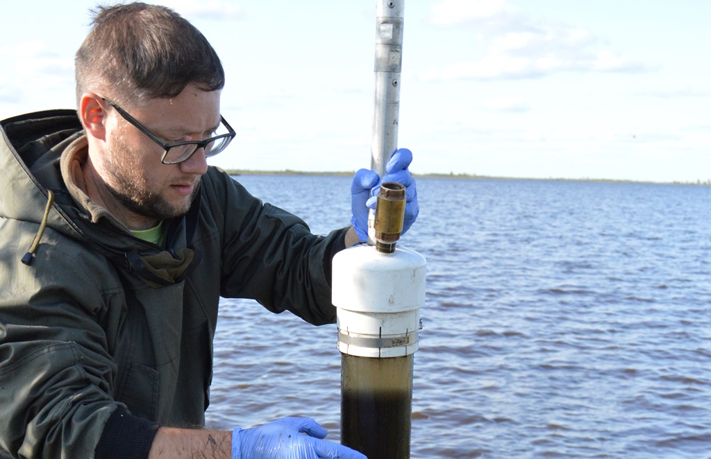 Ученые подсчитали новые углеродные сокровища в термокарстовых озерах