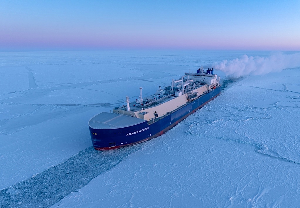 Первый построенный в России арктический газовоз «Алексей Косыгин» совершил свой первый рейс по СМП и начал работу на проекте «Арктик СПГ 2»