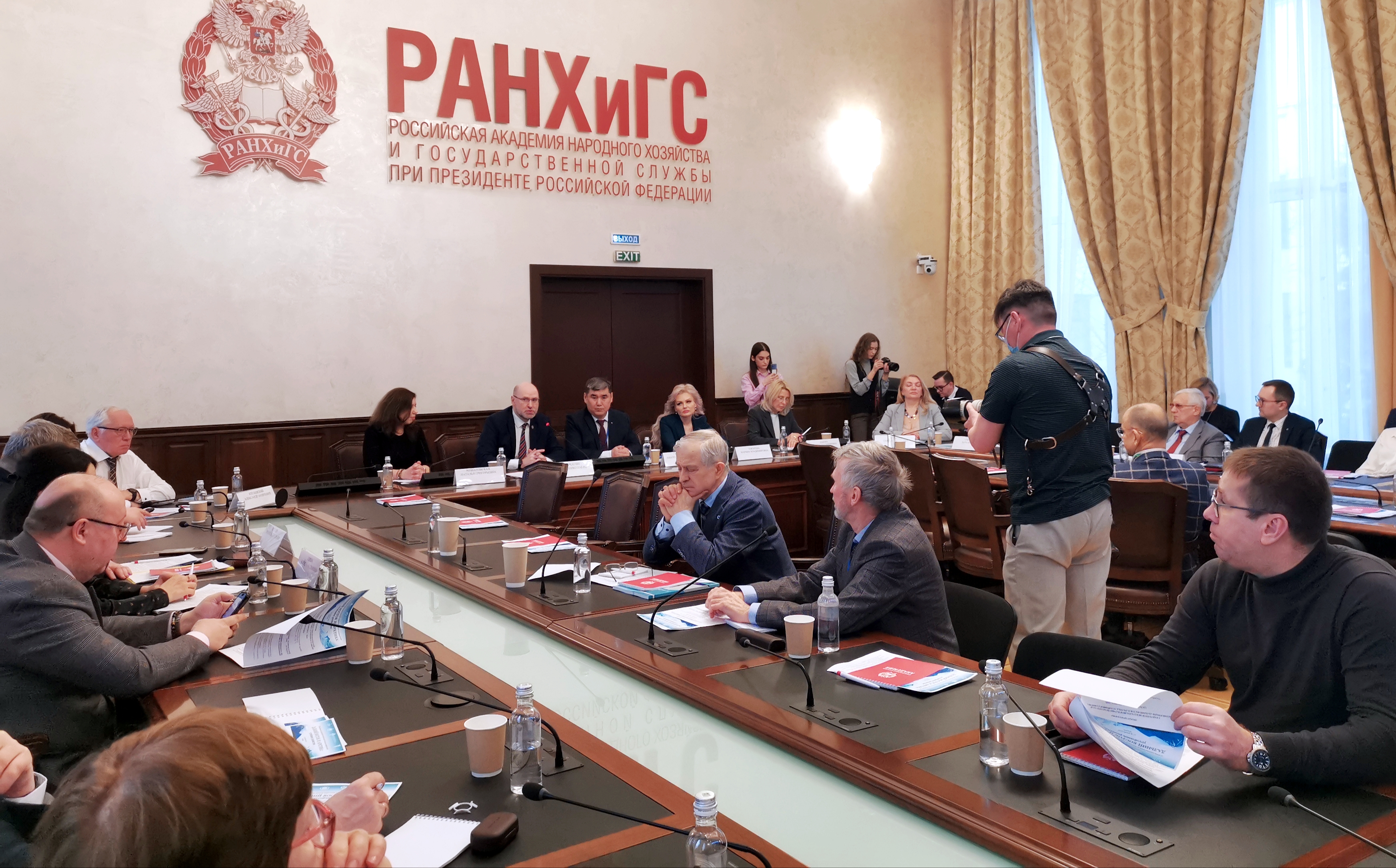 О работе ПОРА над стратегическими вопросами развития АЗРФ узнали участники конференции в Президентской академии О работе ПОРА над стратегическими вопросами развития АЗРФ узнали участники конференции в Президентской академии