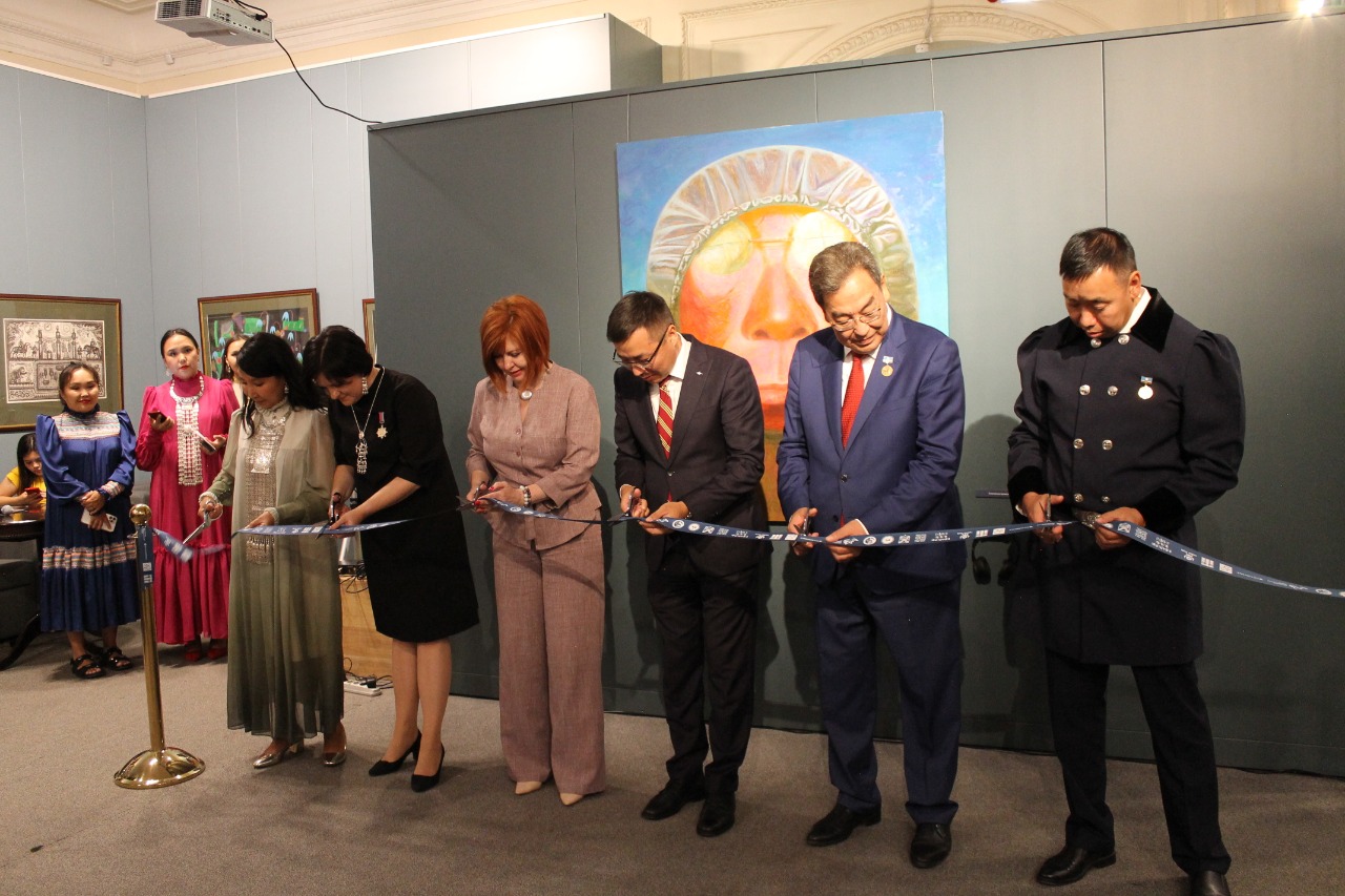 «Богатство Земли Олонхо» покажут во Владивостоке