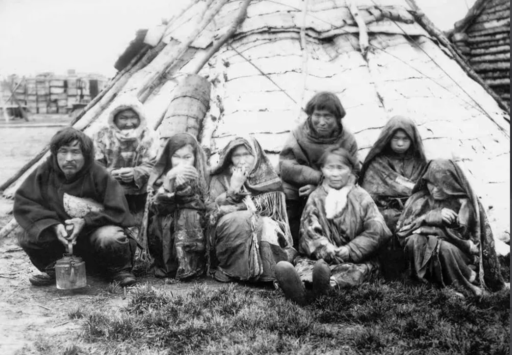 Есть ли у вас личная песня? Раньше у каждого из северных хантов, манси и лесных ненцев были «песни судьбы», теперь это – фольклор и история Есть ли у вас личная песня? Раньше у каждого из северных хантов, манси и лесных ненцев были «песни судьбы», теперь это – фольклор и история