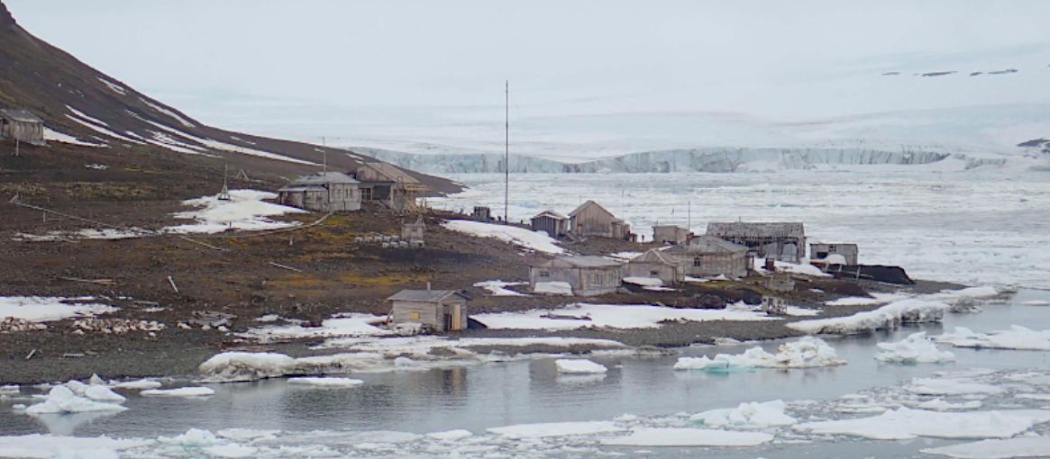 В «Русской Арктике» расшифровали записи гостевой книги первой полярной станции «Бухта Тихая», которую полярники вели с 1929 по 1960 год