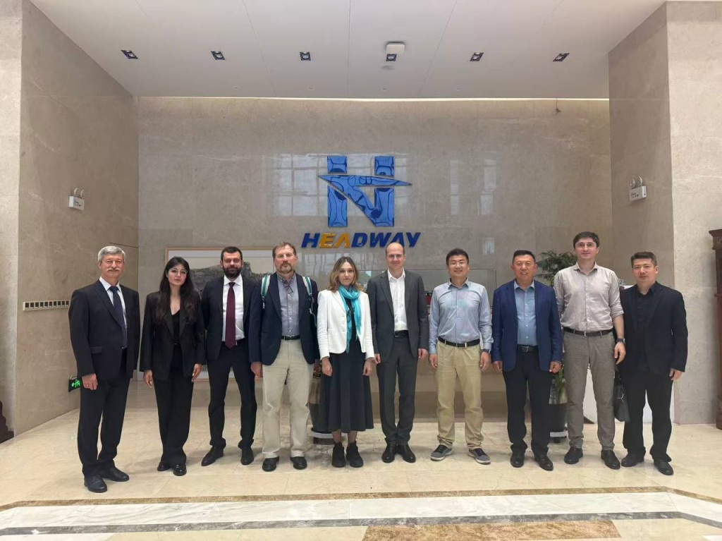 Делегация_в_компании_Headway_Technology_Group.jpeg
