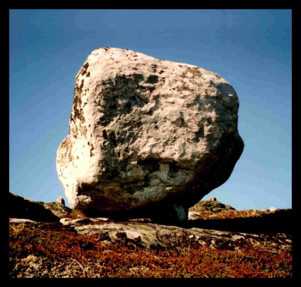Сейд – священный камень саамов в Лапландском заповеднике на горе Ель-нюн
