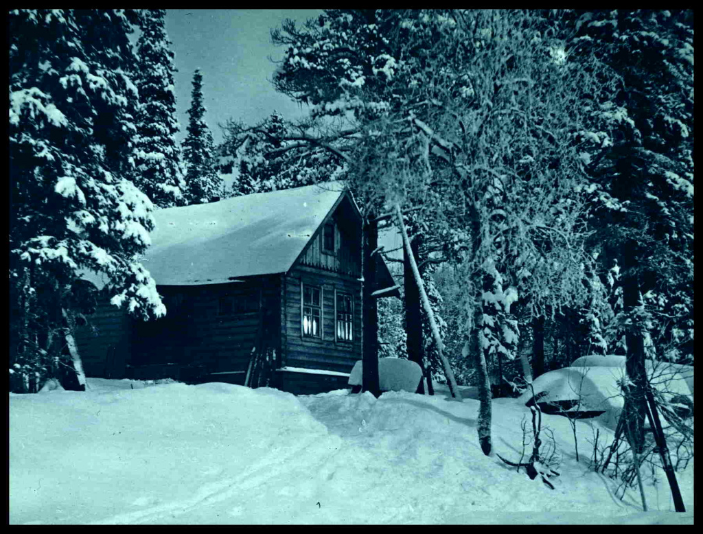 Первый домик Лапландского заповедника. Фото Г.М. Крепса, 1930 г.