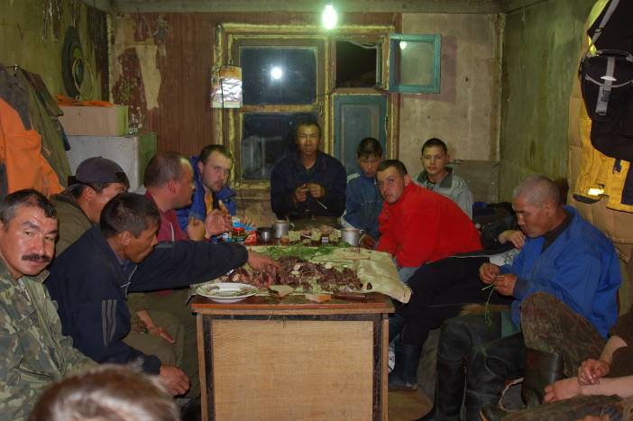 Ужин в селе Хатырка