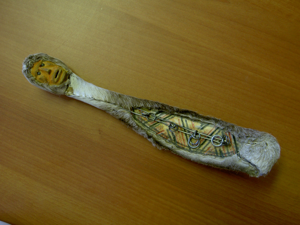 Колотушка шаманского бубна. Фото О.Добжанской.JPG