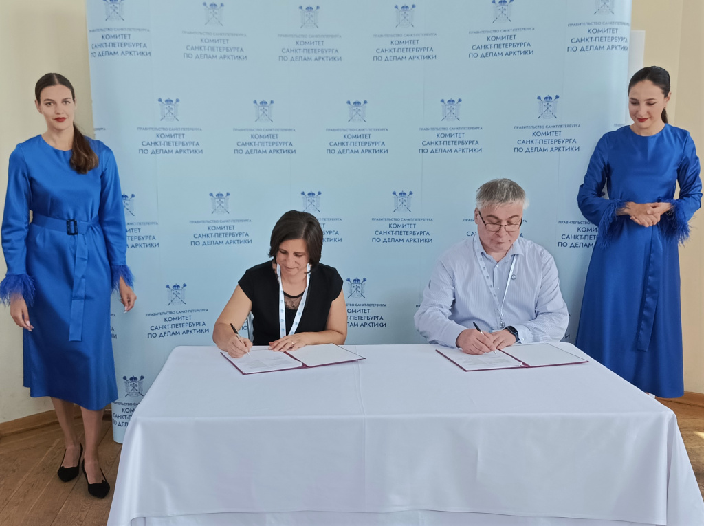 А.Стоцкий (ПОРА) и Н.Петрова (РГМАА) подписывают соглашение (фото ПОРА).jpg