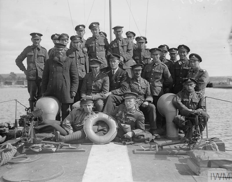 Экипаж британского военного корабля