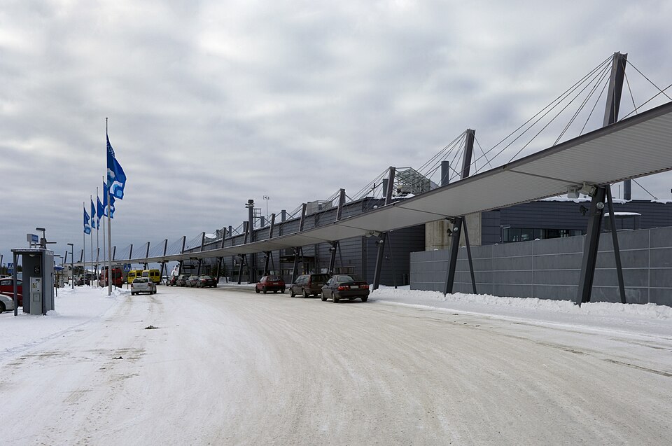Rovaniemi_Airport_March_6_2009_01.jpg