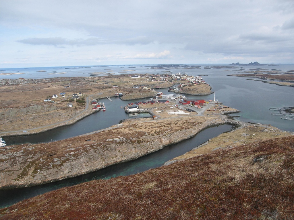 Husøya_and_Selvær_archipelago,_Træna,_Helgeland,_Nordland,_Norway.jpg