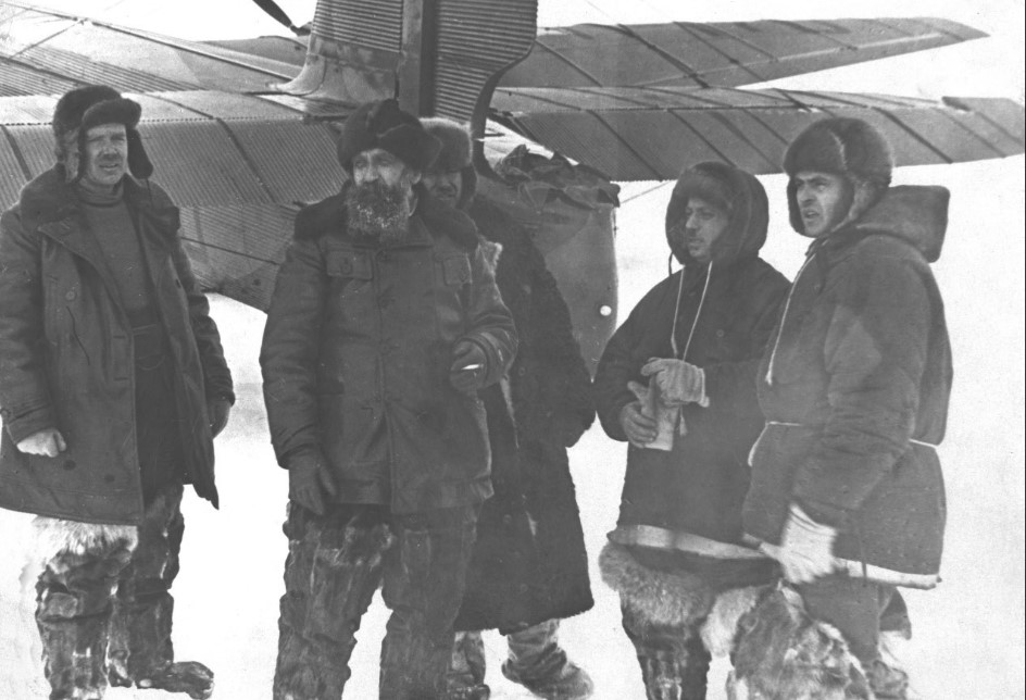 Слева направо: Э.Т. Кренкель, О.Ю. Шмидт, М.С. Бабушкин, И.Д. Папанин, 21.05.1937