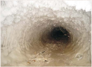 Лёд в законсервированной подземной выработке Института мерзлотоведения.png