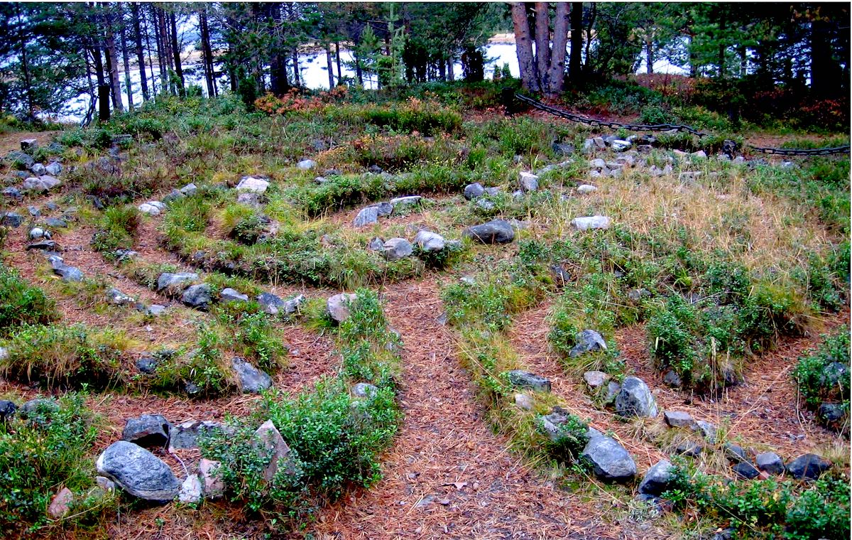 Лабиринты, место съёмок сказки «Морозко» и ещё 10 «туристических» мест подобрали в Мурманской области в ходе проекта «Земля для туризма» 